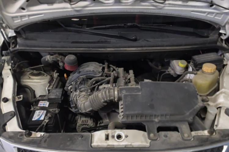 Used Wuling Rongguang V 2018 1.2L Practical Model Engine Bay