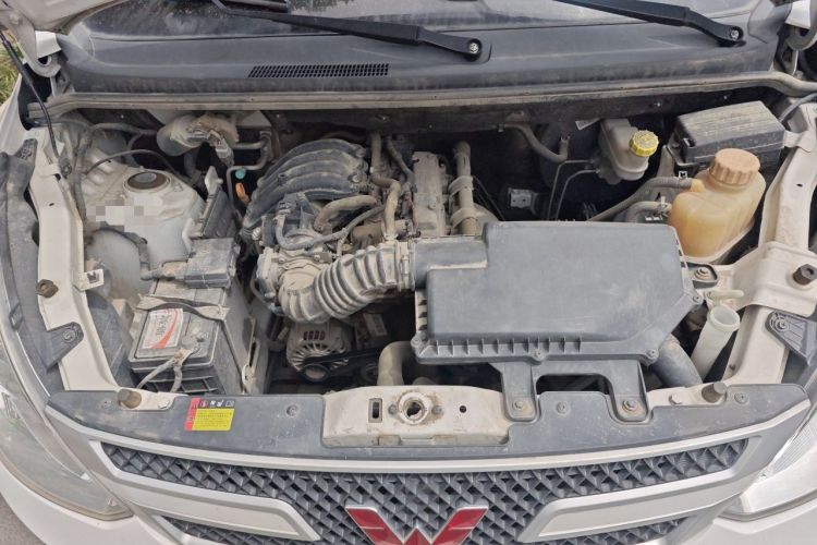Used Wuling Rongguang V 2018 1.2L Practical Model Engine Bay