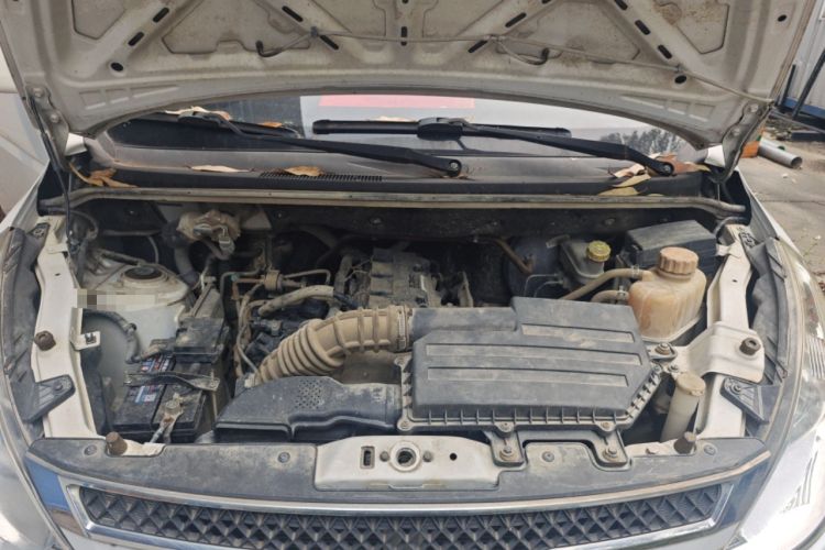 Used Wuling Rongguang V 2018 1.5L Standard Version Engine Bay