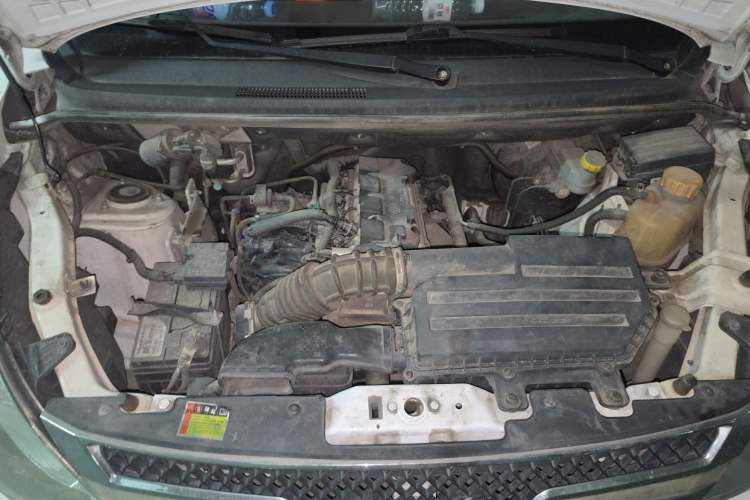 Used Wuling Rongguang V 2018 1.5L Standard Version Engine Bay
