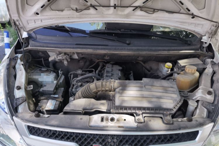 Used Wuling Rongguang V 2018 1.5L Practical Version Engine Bay
