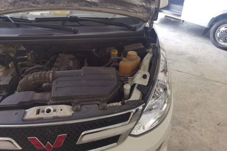 Used Wuling Rongguang V 2018 1.5L Standard Version Engine Bay Left