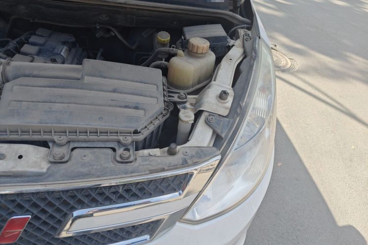 Used Wuling Rongguang V 2018 1.5L Standard Version Engine Bay Left