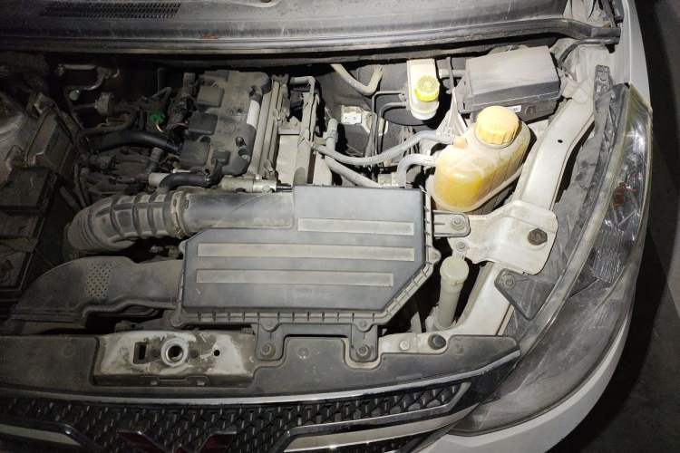 Used Wuling Rongguang V 2018 1.5L Standard Version Engine Bay Left