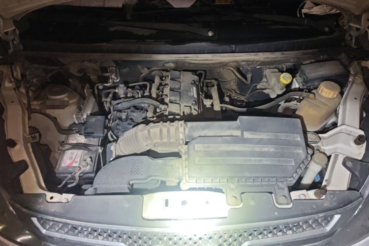 Used Wuling Rongguang V 2018 1.5L Standard Version Engine Bay