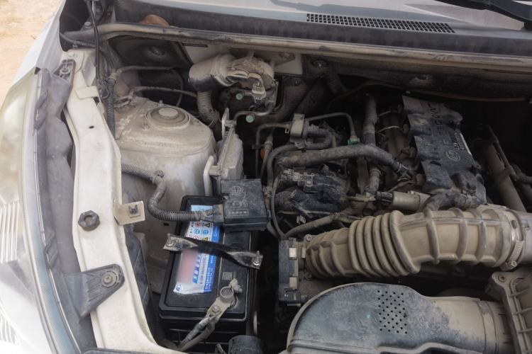 Used Wuling Rongguang V 2018 1.5L Standard Version Engine Bay Right