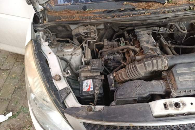 Used Wuling Rongguang V 2018 1.5L Practical Version Engine Bay Right