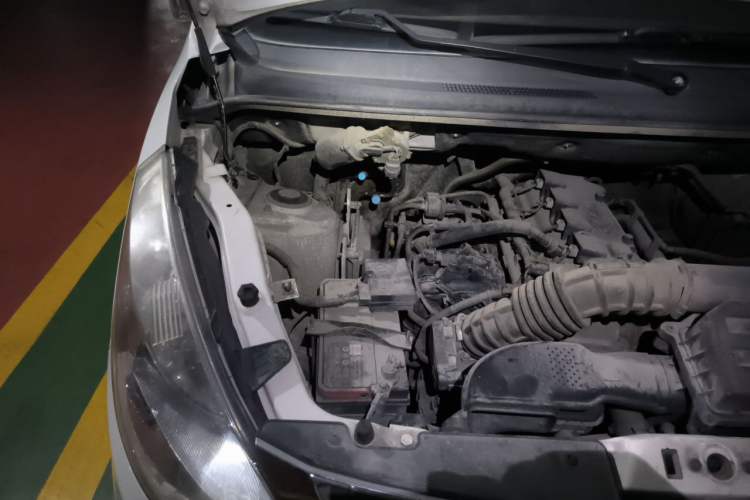Used Wuling Rongguang V 2018 1.5L Standard Version Engine Bay Right