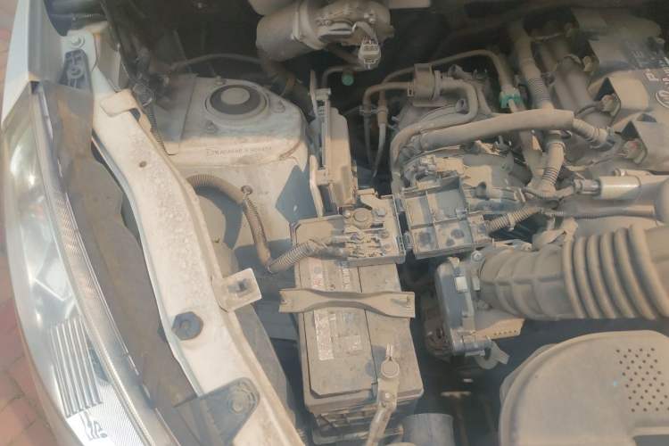 Used Wuling Rongguang V 2018 1.5L Standard Version Engine Bay Right