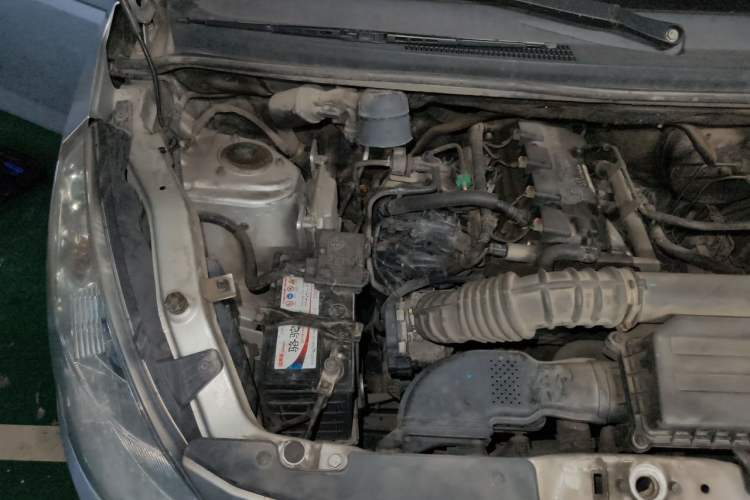 Used Wuling Rongguang V 2018 1.5L Practical Version Engine Bay Right