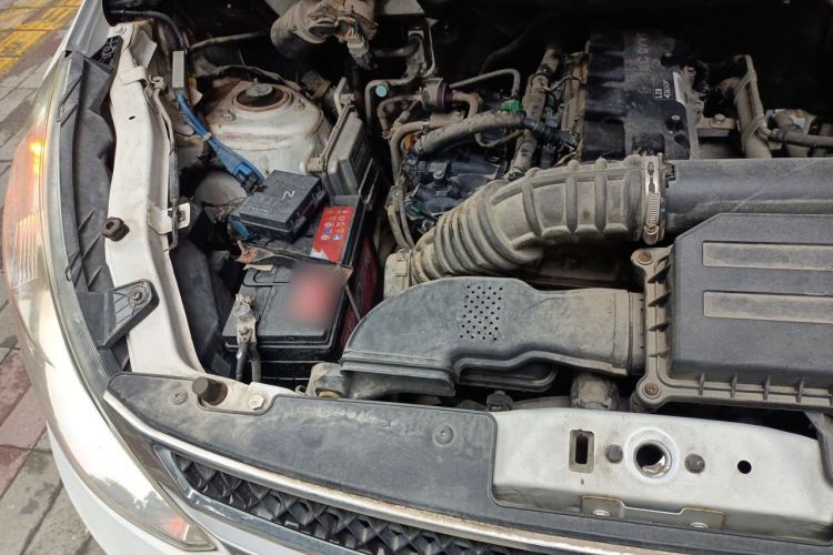 Used Wuling Rongguang V 2018 1.5L Standard Version Engine Bay Right
