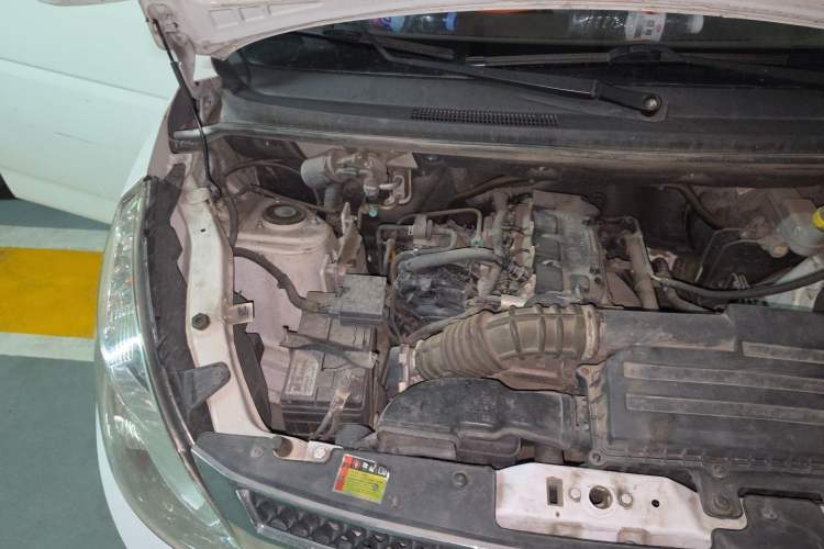 Used Wuling Rongguang V 2018 1.5L Standard Version Engine Bay Right