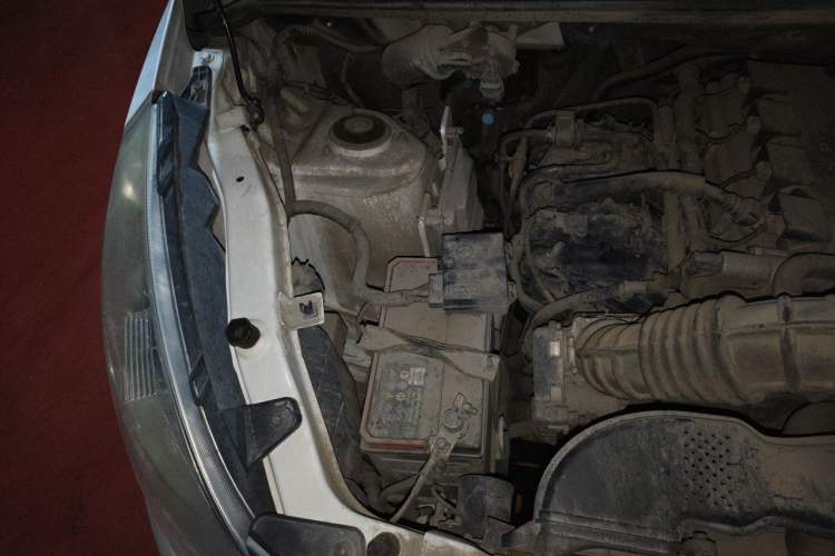 Used Wuling Rongguang V 2018 1.5L Standard Version Engine Bay Right