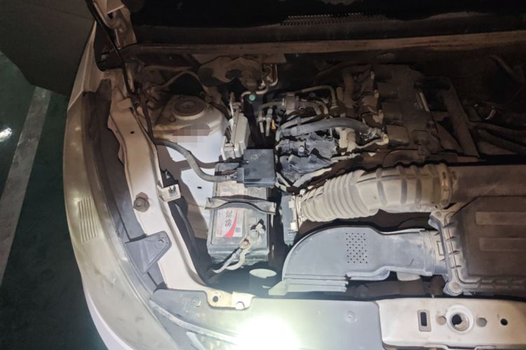Used Wuling Rongguang V 2018 1.5L Standard Version Engine Bay Right