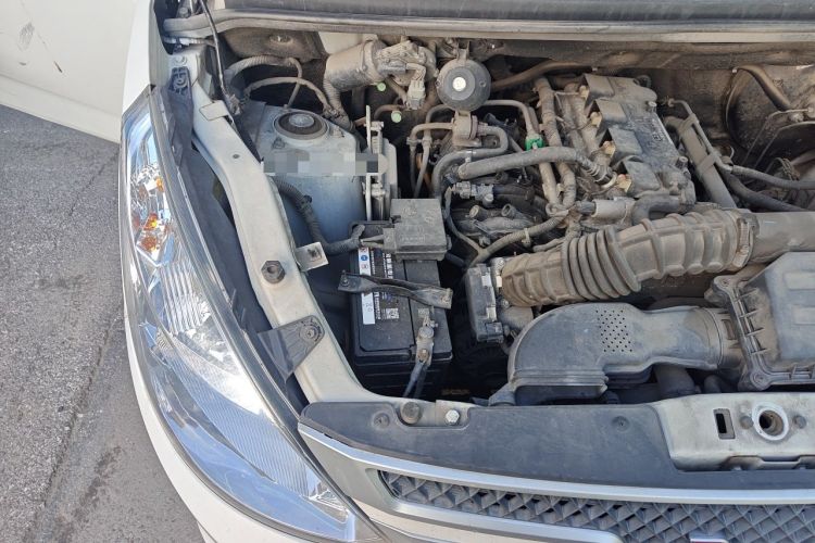 Used Wuling Rongguang V 2018 1.5L Practical Version Engine Bay Right
