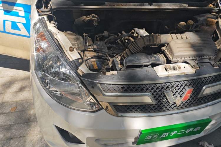 Used Wuling Rongguang V 2018 1.5L Practical Version Engine Bay Right