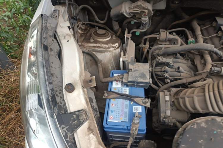Used Wuling Rongguang V 2018 1.5L Standard Version Engine Bay Right