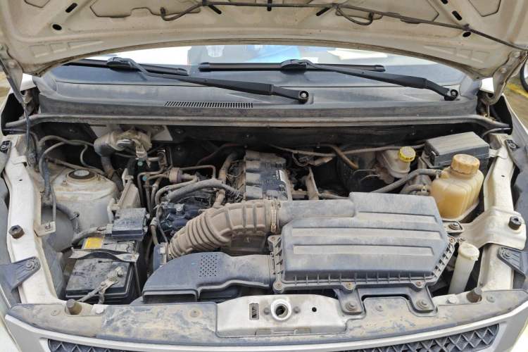 Used Wuling Rongguang V 2018 1.5L Practical Version Engine Bay