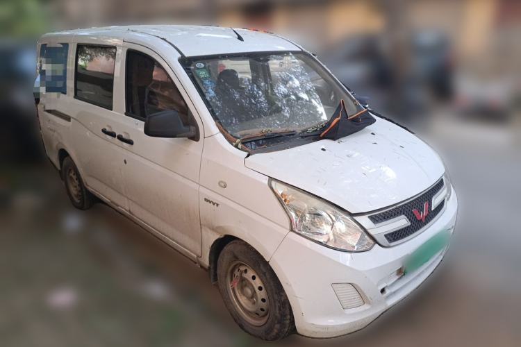 Used Wuling Rongguang V 2018 1.5L Practical Version Front Right 45 Deg
