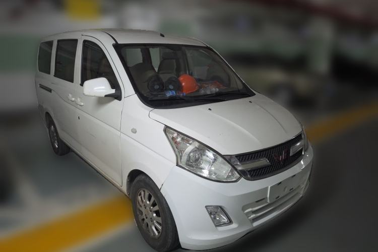 Used Wuling Rongguang V 2018 1.5L Standard Version Front Right 45 Deg