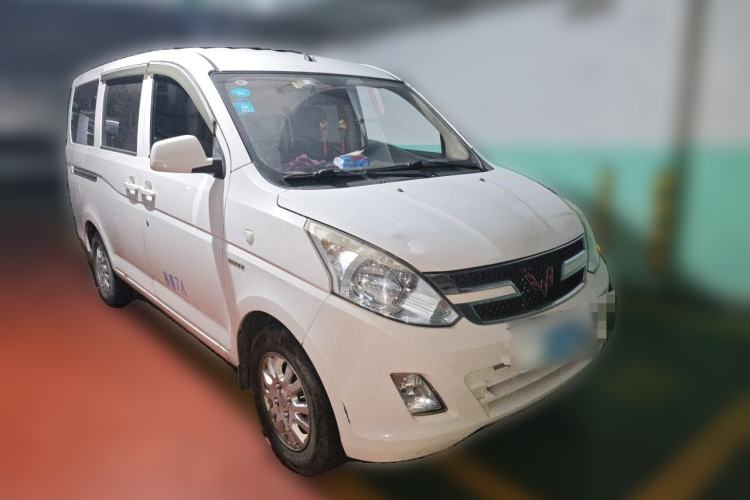 Used Wuling Rongguang V 2018 1.5L Standard Version Front Right 45 Deg