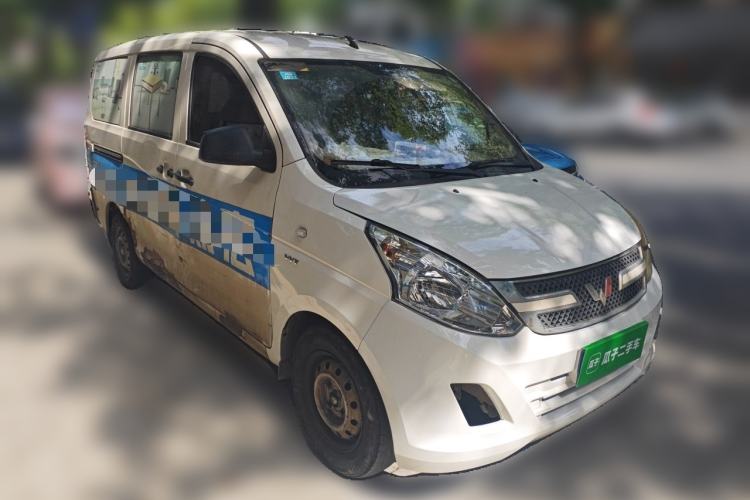 Used Wuling Rongguang V 2018 1.5L Practical Version Front Right 45 Deg