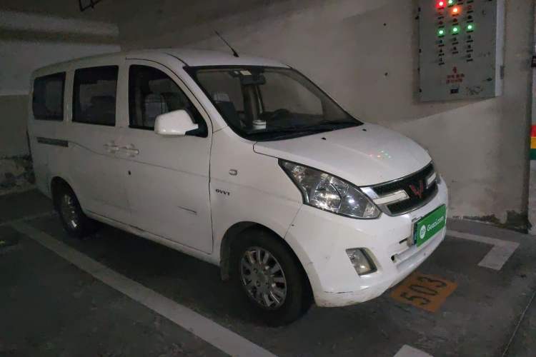 Used Wuling Rongguang V 2018 1.5L Standard Version Front Right 45 Deg