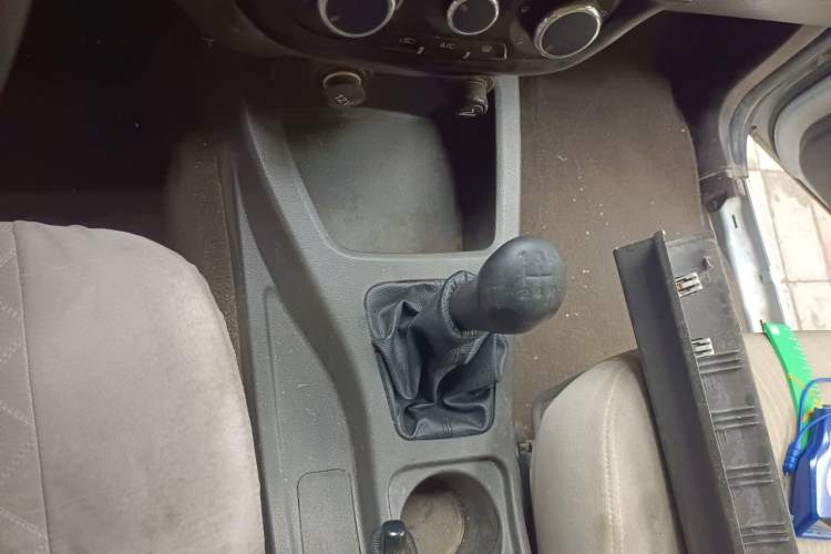 Used Wuling Rongguang V 2018 1.5L Standard Version Gear Lever