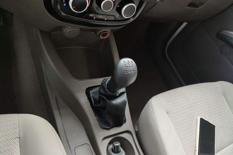 Used Wuling Rongguang V 2018 1.5L Practical Version Gear Lever