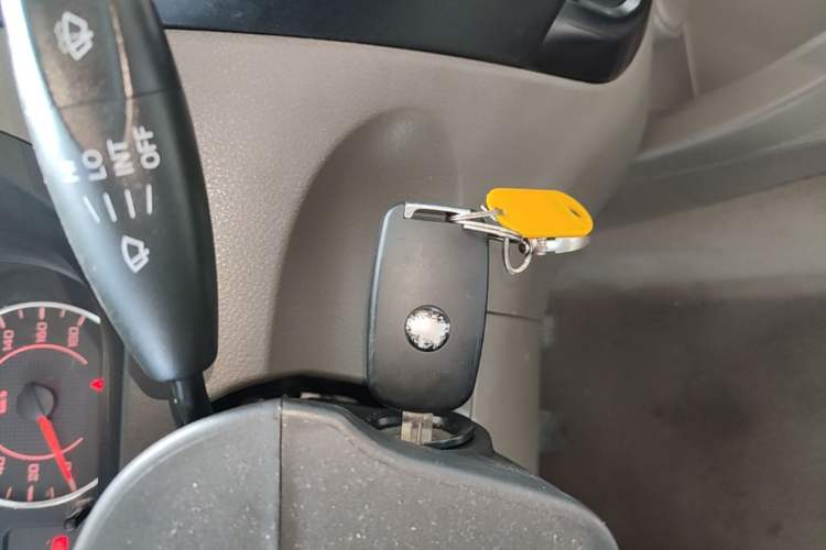 Used Wuling Rongguang V 2018 1.5L Practical Version Interior 1