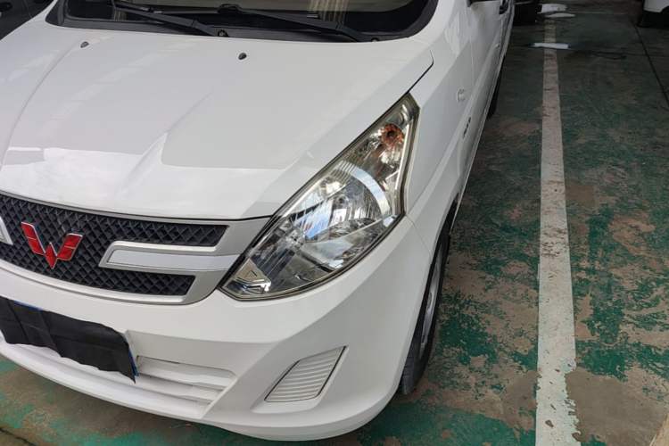 Used Wuling Rongguang V 2018 1.5L Practical Version Left Front Headlight