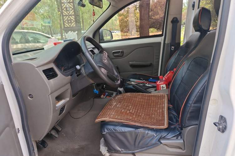 Used Wuling Rongguang V 2018 1.5L Practical Version Left Front Seat