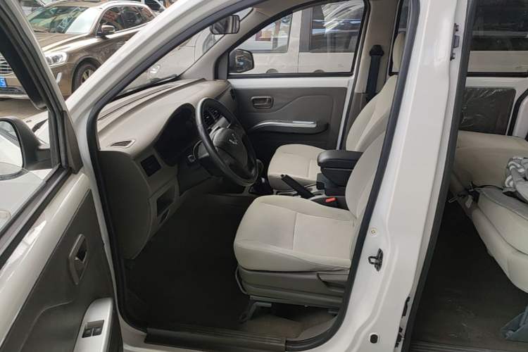 Used Wuling Rongguang V 2018 1.5L Practical Version Left Front Seat