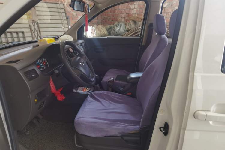 Used Wuling Rongguang V 2018 1.5L Standard Version Left Front Seat