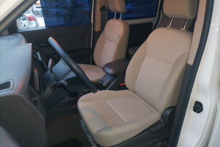 Used Wuling Rongguang V 2018 1.2L Standard Model Left Front Seat