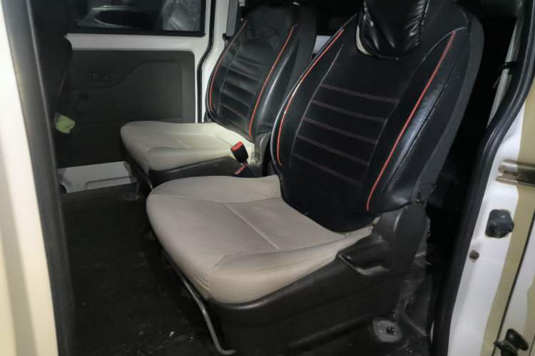 Used Wuling Rongguang V 2018 1.5L Standard Version Left Rear Seat