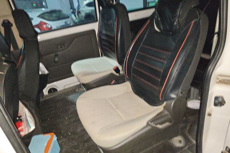 Used Wuling Rongguang V 2018 1.5L Standard Version Left Rear Seat