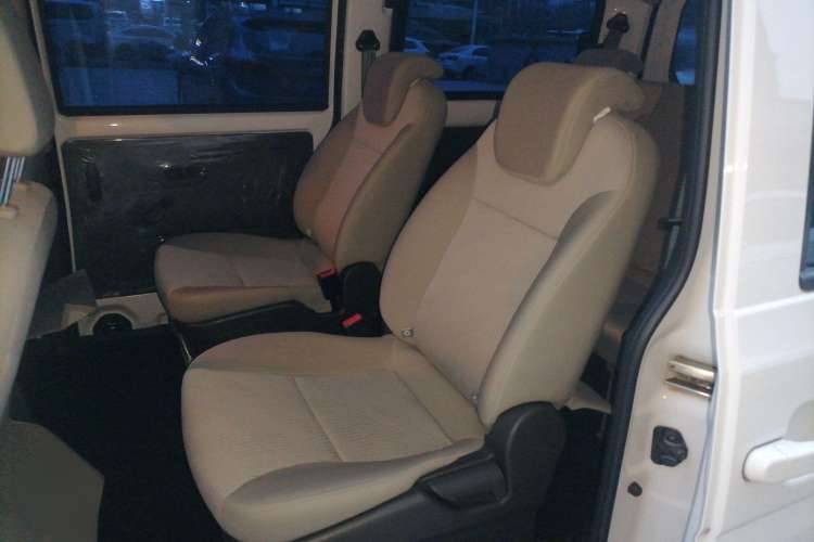 Used Wuling Rongguang V 2018 1.2L Standard Model Left Rear Seat