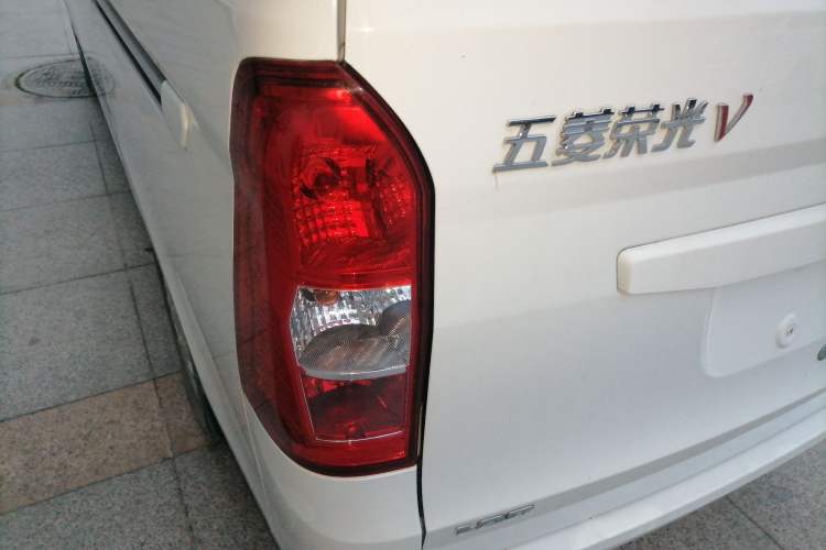 Used Wuling Rongguang V 2018 1.2L Standard Model Left Rear Taillight
