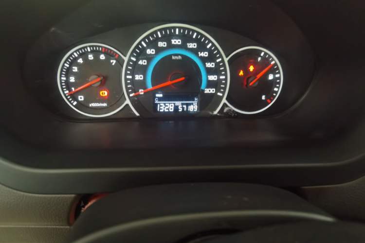 Used Wuling Rongguang V 2018 1.5L Standard Version Odometer Close Up