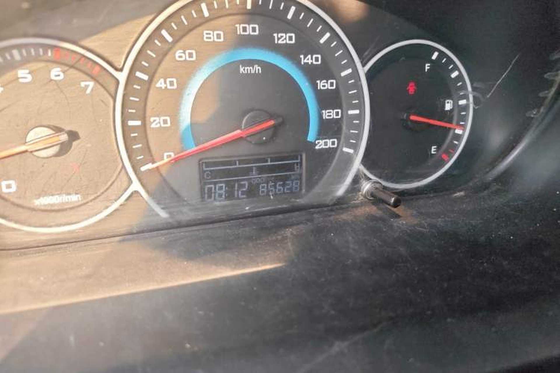Used Wuling Rongguang V 2018 1.5L Standard Version Odometer Close Up