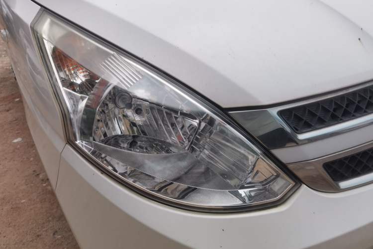 Used Wuling Rongguang V 2018 1.5L Standard Version Right Front Headlight