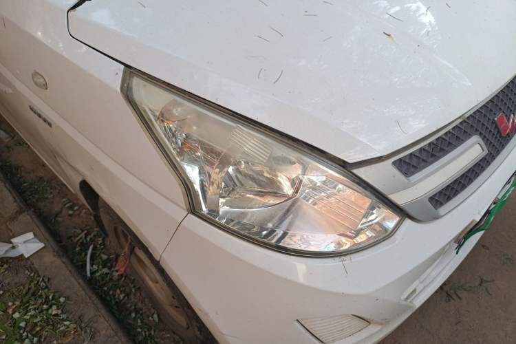 Used Wuling Rongguang V 2018 1.5L Practical Version Right Front Headlight