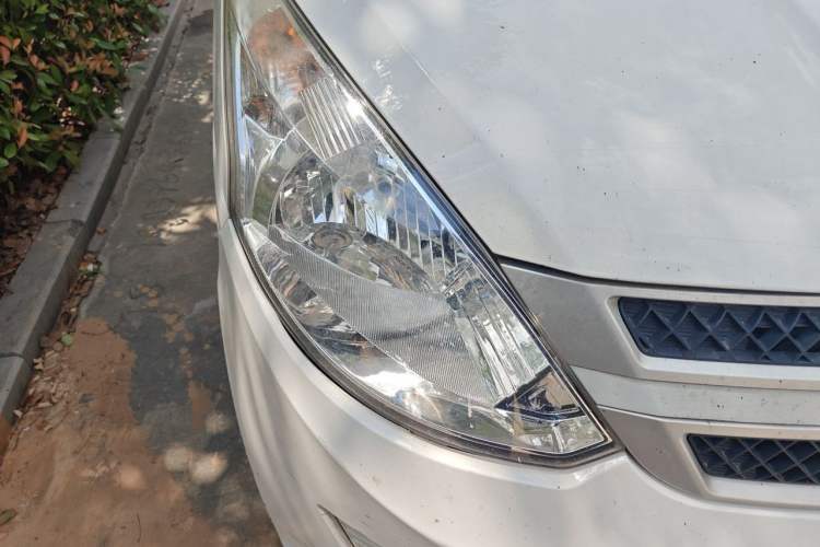 Used Wuling Rongguang V 2018 1.5L Practical Version Right Front Headlight