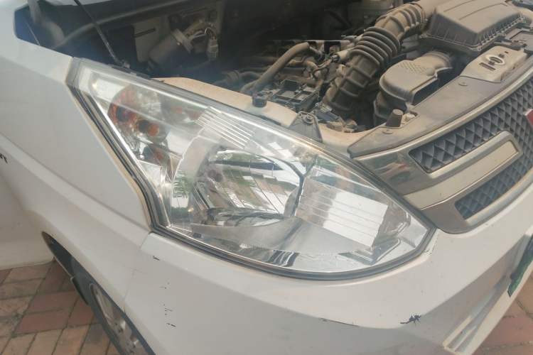 Used Wuling Rongguang V 2018 1.5L Standard Version Right Front Headlight