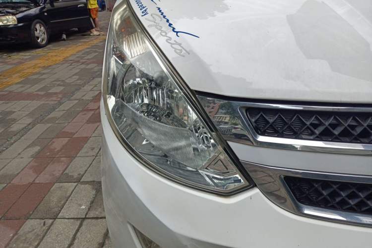 Used Wuling Rongguang V 2018 1.5L Standard Version Right Front Headlight