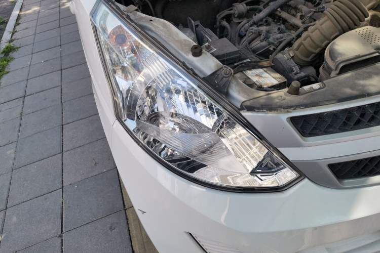 Used Wuling Rongguang V 2018 1.5L Practical Version Right Front Headlight