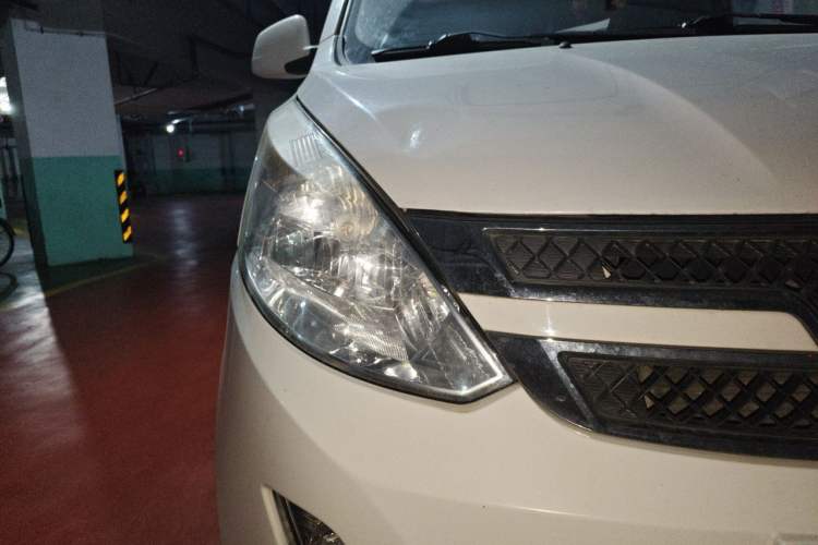 Used Wuling Rongguang V 2018 1.5L Standard Version Right Front Headlight