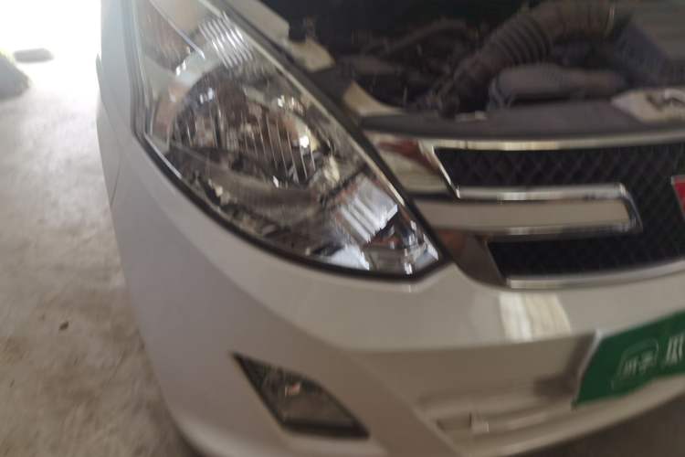 Used Wuling Rongguang V 2018 1.5L Standard Version Right Front Headlight