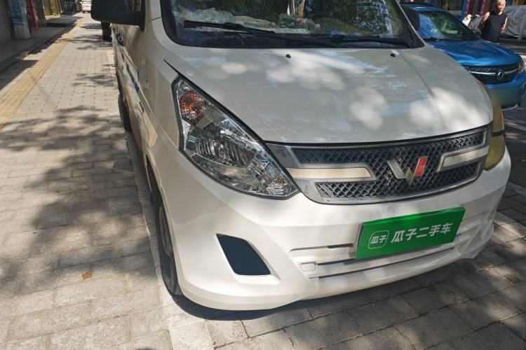 Used Wuling Rongguang V 2018 1.5L Practical Version Right Front Headlight
